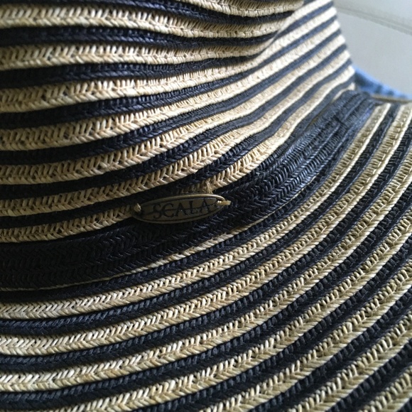 Scala Woven Beach Hat - Picture 3 of 3
